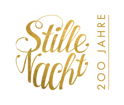In goldener Schrift steht Stille Nacht mit 200 Jahren und Landesausstellung in goldener Schrift auf hellem Hintergrund.