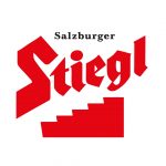 Rotes Stiegl-Logo mit Treppengrafik und Salzburger darüber, Hervorhebung von Wirtschaftskooperationen, auf Weiß.